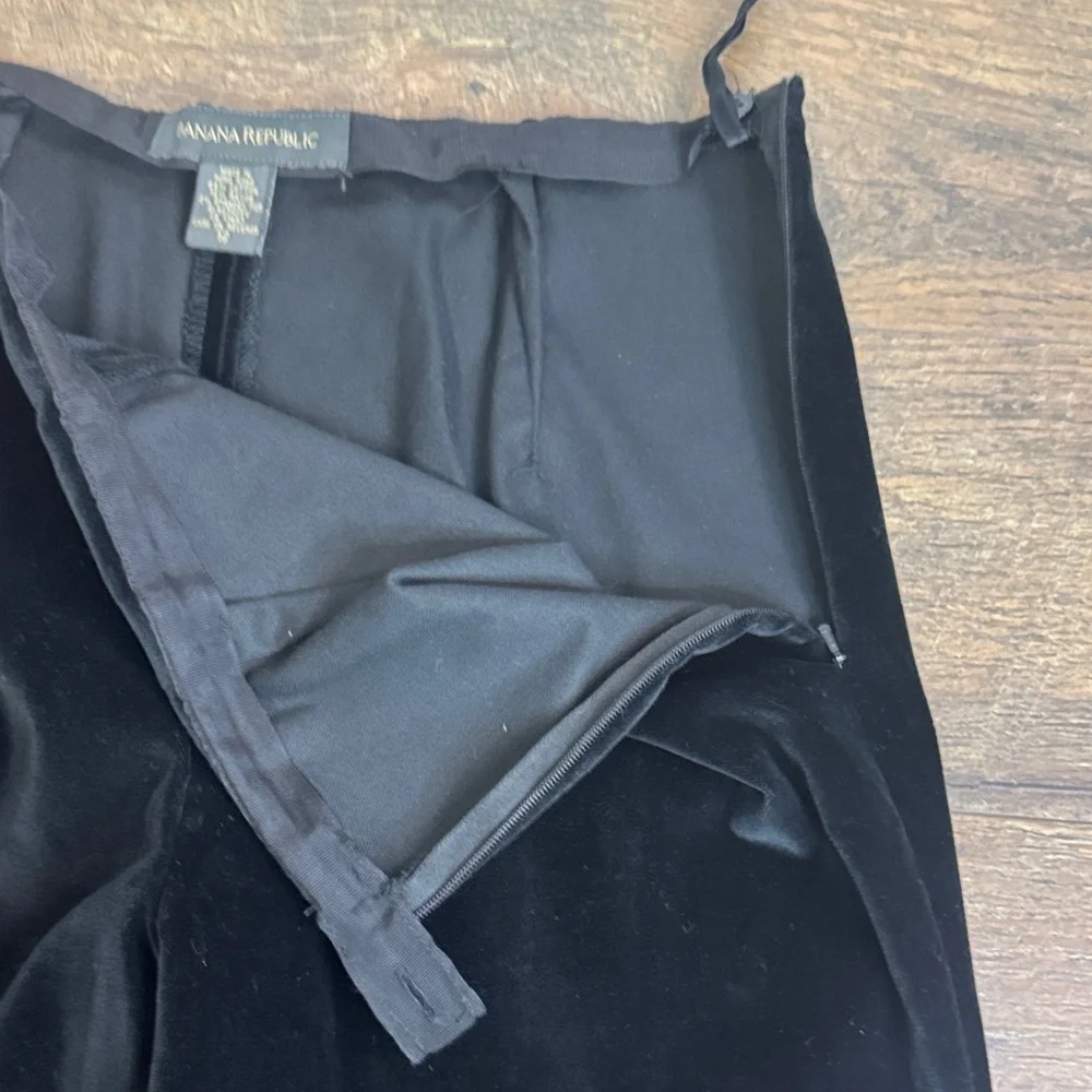 Banana Republic Women's Black Velvet Pants Straight Leg Side Zip‎ Size 12